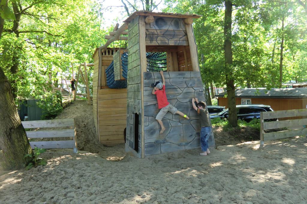 Ferien-& Erlebnispark Ploetzky Schönebeck Buitenkant foto